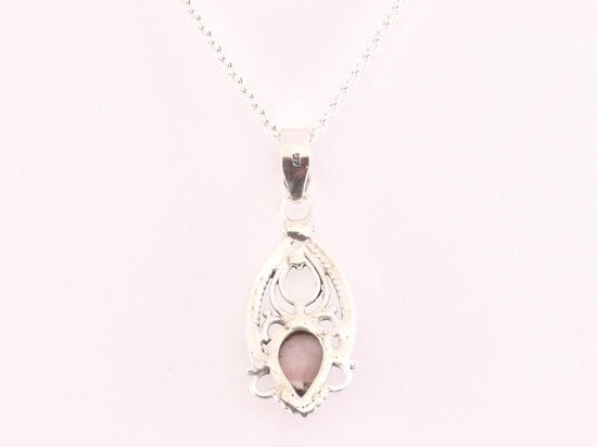 Fijne opengewerkte zilveren hanger met roze opaal aan ketting afbeelding 3