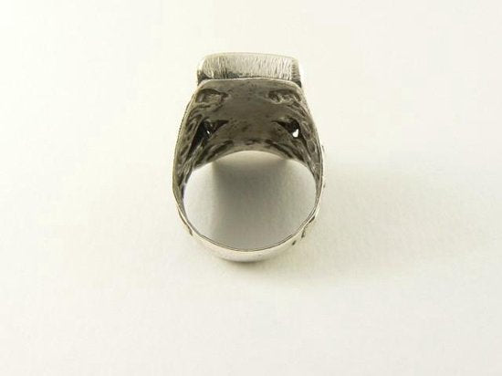 Bewerkte zilveren zadelring met lapis lazuli afbeelding 4