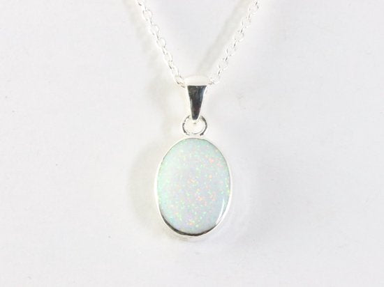 Fijne ovale zilveren hanger met welo opaal aan ketting afbeelding 4