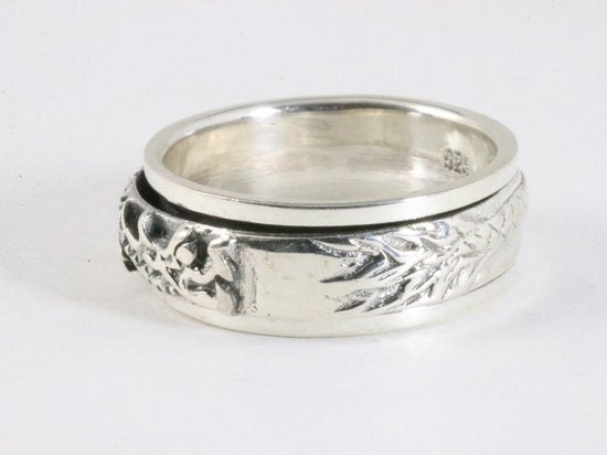 Zware zilveren geluksring met draak afbeelding 3