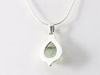 Bewerkte druppelvormige zilveren hanger met prehniet aan ketting afbeelding 3