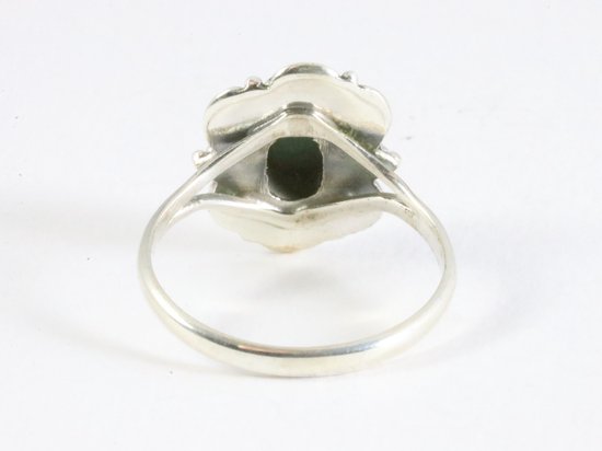 Fijne bewerkte zilveren ring met malachiet afbeelding 3