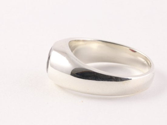 Hoogglans zilveren ring met granaat afbeelding 2