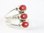 Opengewerkte zilveren ring met 3 rode koraal stenen afbeelding 1