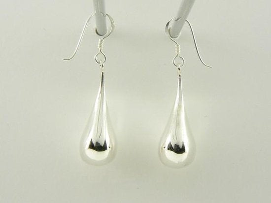 Druppelvormige zilveren oorbellen afbeelding 4