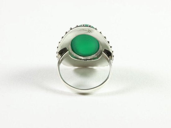 Bewerkte zilveren ring met groene onyx afbeelding 2