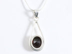 Zilveren hanger met granaat aan ketting afbeelding 3