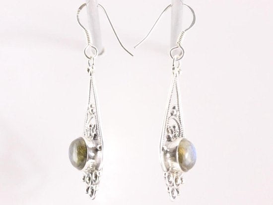 Lange opengewerkte zilveren oorbellen met labradoriet afbeelding 2