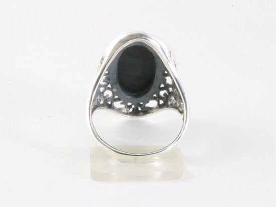 Grote opengewerkte zilveren ring met onyx afbeelding 3