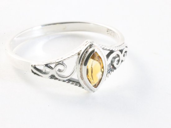 Fijne opengewerkte zilveren ring met citrien afbeelding 1
