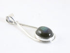 Zilveren hanger met labradoriet aan ketting afbeelding 2