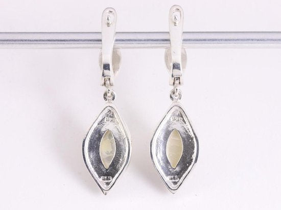 Zilveren oorstekers met parelmoer en marcasiet afbeelding 2