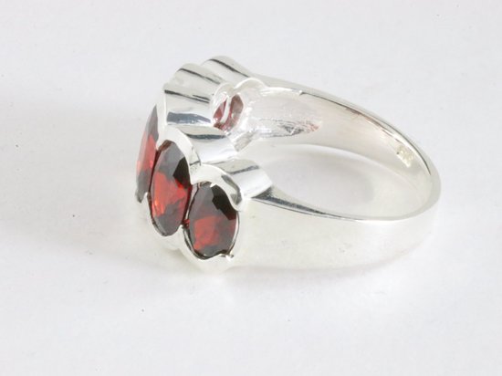 Zilveren ring met granaat afbeelding 2