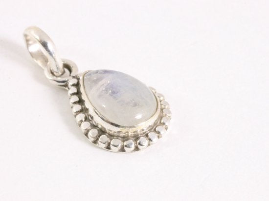 Fijne bewerkte druppelvormige zilveren hanger met regenboog maansteen afbeelding 2