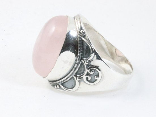 Bewerkte zilveren ring met rozenkwarts afbeelding 2