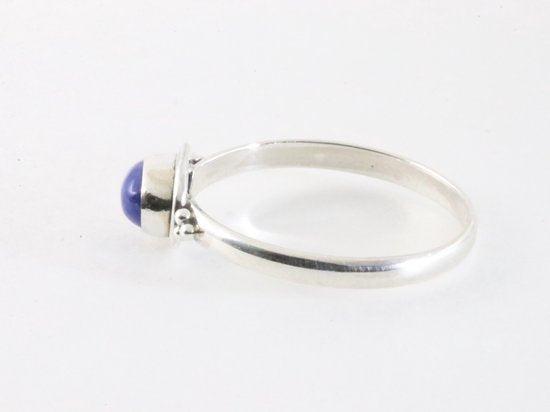 Fijne bewerkte zilveren ring met lapis lazuli afbeelding 2