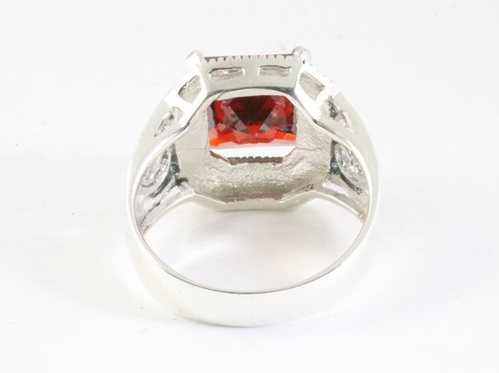 Opengewerkte zilveren ring met granaat en marcasiet afbeelding 3