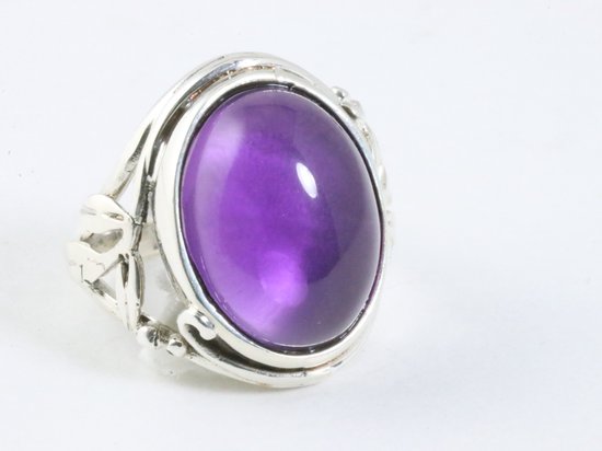 Opengewerkte zilveren ring met amethist afbeelding 1