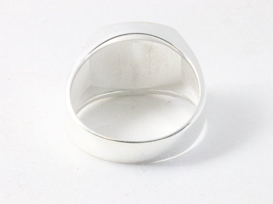 Hoogglans zilveren ring met onyx afbeelding 3