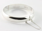 Hoogglans zilveren bangle met kliksluiting afbeelding 1