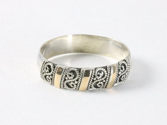 Traditionele bewerkte zilveren ring met 18k gouden banden afbeelding 1