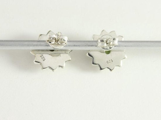 Bewerkte zilveren oorstekers met peridoot afbeelding 3