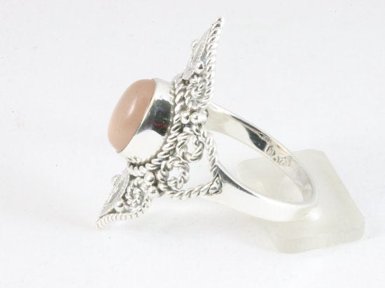 Opengewerkte zilveren ring met perzik maansteen afbeelding 2