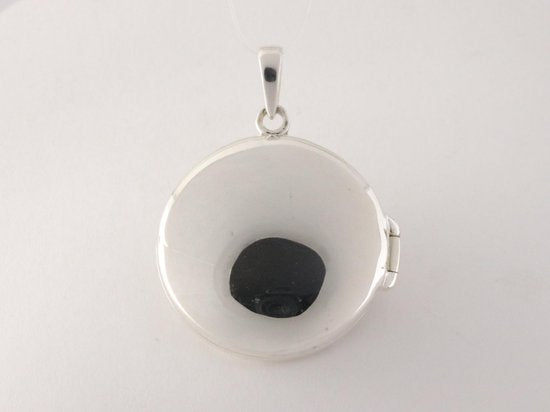 Rond opengewerkt zilveren medaillon met onyx afbeelding 3