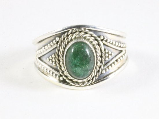 Bewerkte zilveren ring met jade afbeelding 4
