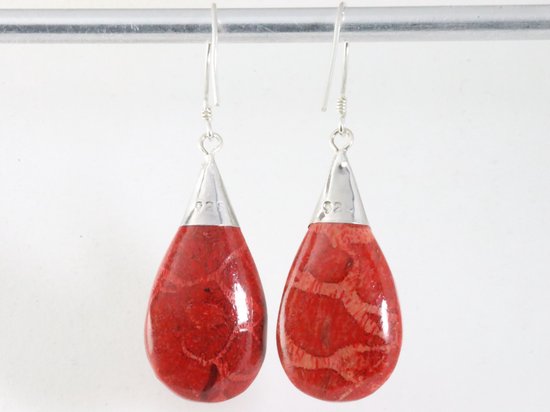 Bewerkte zilveren oorbellen met rode koraal steen afbeelding 2
