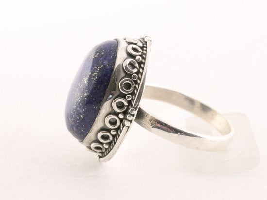 Zware bewerkte zilveren ring met lapis lazuli afbeelding 2