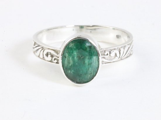 Fijne bewerkte zilveren ring met smaragd afbeelding 4