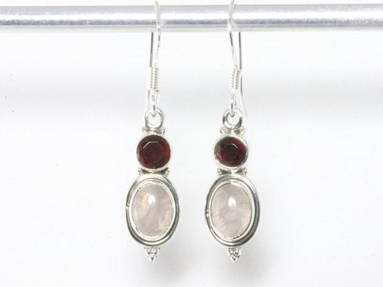 Fijne bewerkte zilveren oorbellen met rozenkwarts en granaat afbeelding 4
