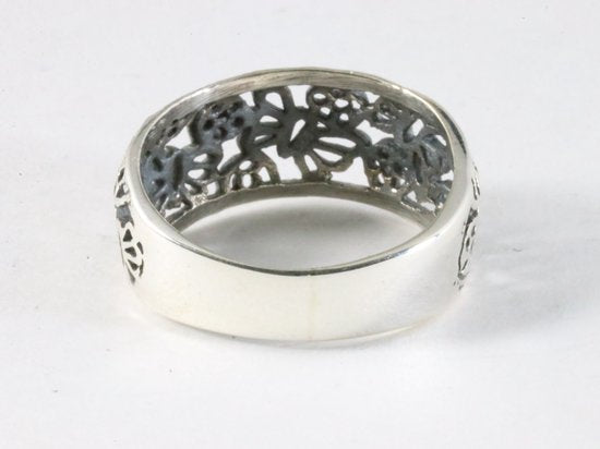 Opengewerkte zilveren ring met vlinders en bloemen afbeelding 3