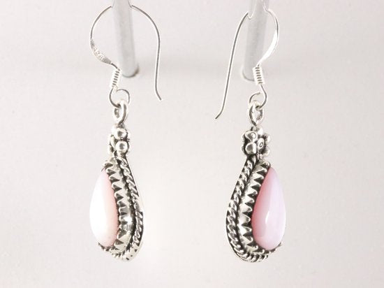 Bewerkte zilveren oorbellen met roze parelmoer afbeelding 2
