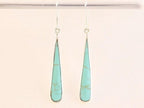 Lange druppelvormige zilveren oorbellen met groene turkoois afbeelding 3