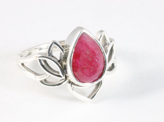 Opengewerkte zilveren lotus bloem ring met robijn afbeelding 1