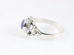 Fijne bewerkte zilveren ring met blauwe saffier afbeelding 2