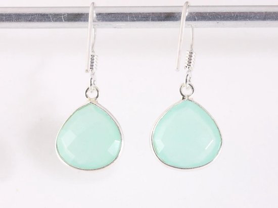 Fijne druppelvormige zilveren oorbellen met aqua chalcedoon afbeelding 3