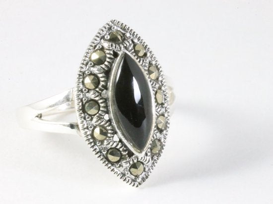 Zilveren ring met onyx en marcasiet afbeelding 1