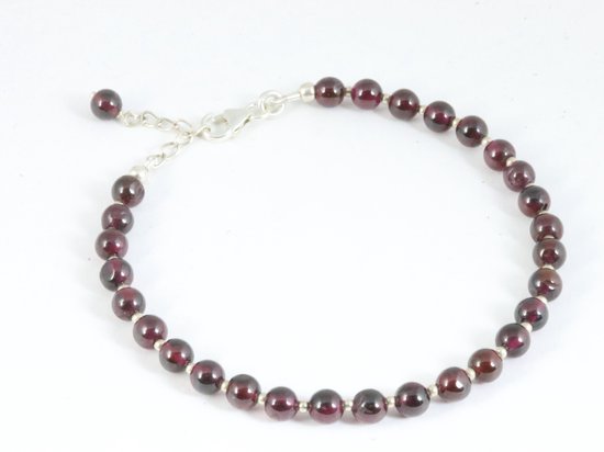 Armband van granaat en zilveren kralen afbeelding 1