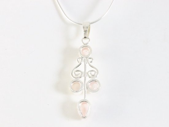 Langwerpige zilveren hanger met rozenkwarts aan ketting afbeelding 3