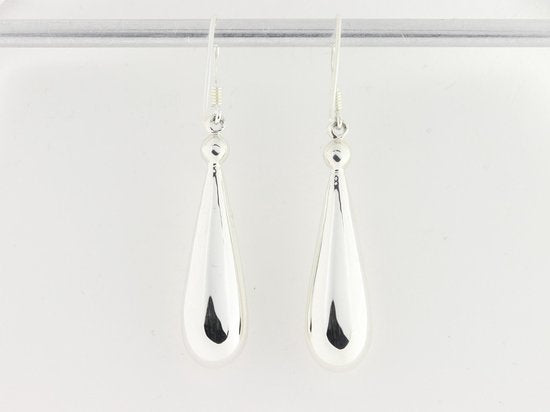 Druppelvormige zilveren oorbellen afbeelding 3