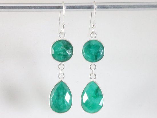 Lange zilveren oorbellen met smaragd afbeelding 3