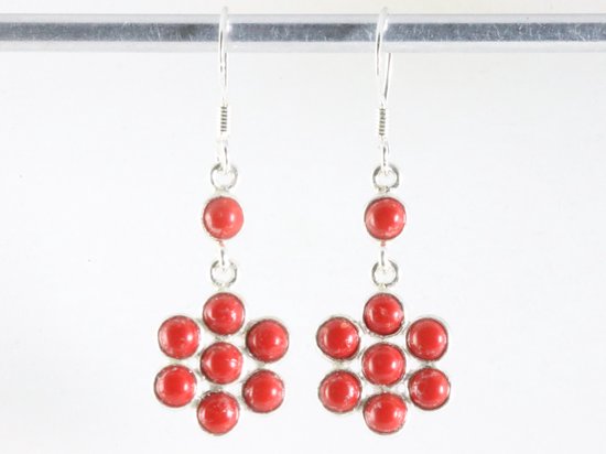 Lange bloemvormige zilveren oorbellen met rode koraal steen afbeelding 3