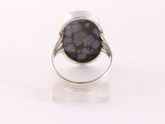 Grote ovale zilveren ring met sneeuwvlok obsidiaan afbeelding 3