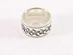 Brede zilveren ring met fantasiegravering afbeelding 2