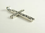 Opengewerkte zilveren kruishanger aan ketting afbeelding 2