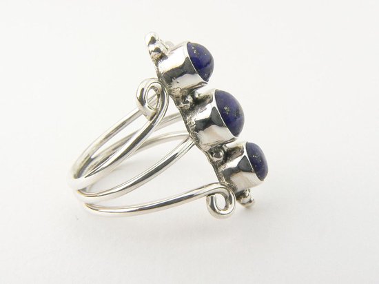 Opengewerkte zilveren ring met 3 lapis lazuli stenen afbeelding 3