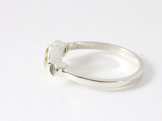 Fijne hoogglans zilveren ring met citrien afbeelding 2